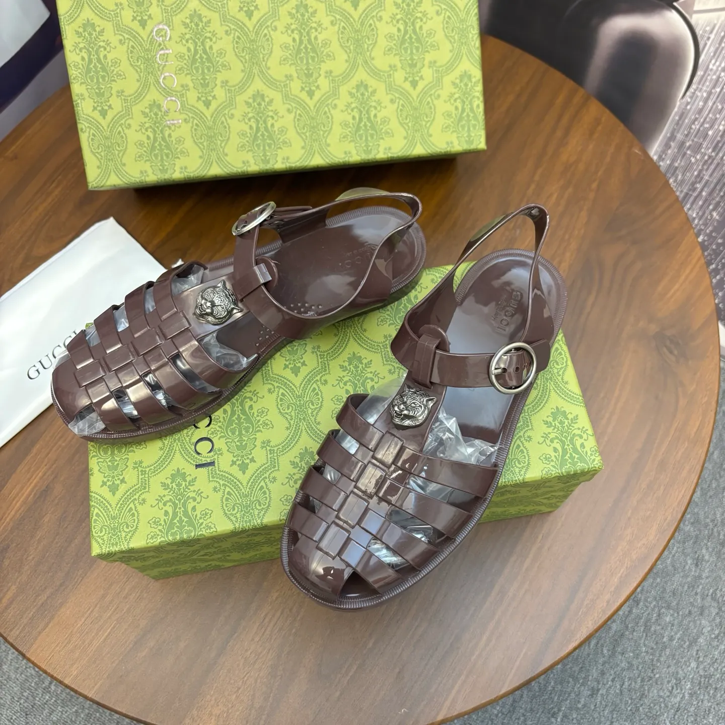 Men's shoes: 260💰[Gucci] sandals, counter quality, top-quality original items, real photos! Original T men's shoes 💰PU material, fine workmanship, comfortable; genuine 1:1 replica Size: 36 ~ 46